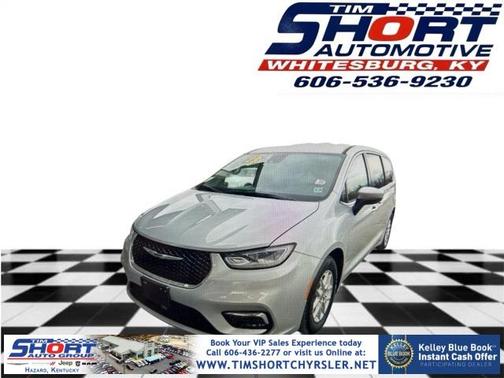 2023 Chrysler Pacifica Touring-L