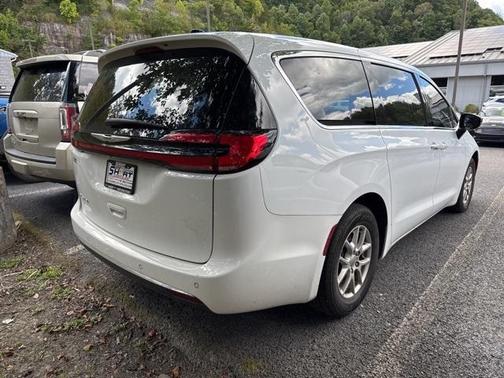 2024 Chrysler Pacifica Touring-L