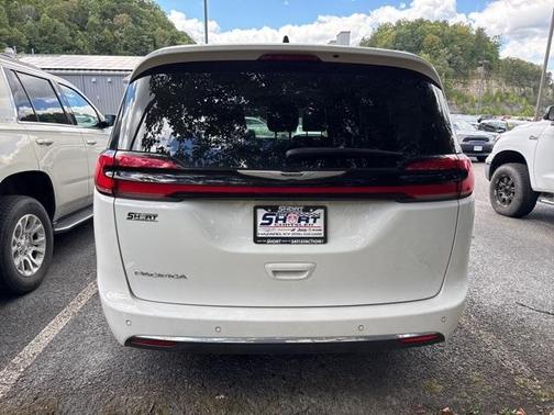 2024 Chrysler Pacifica Touring-L