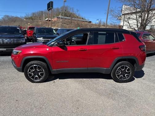 2025 Jeep Compass Trailhawk