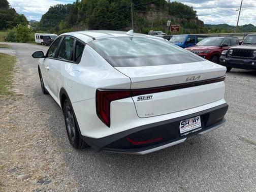 Snow White Pearl 2025 Kia K4