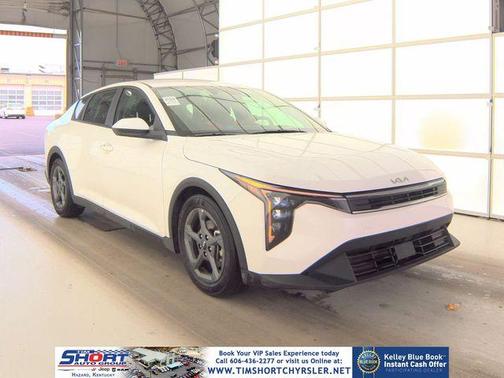 Snow White Pearl 2025 Kia K4