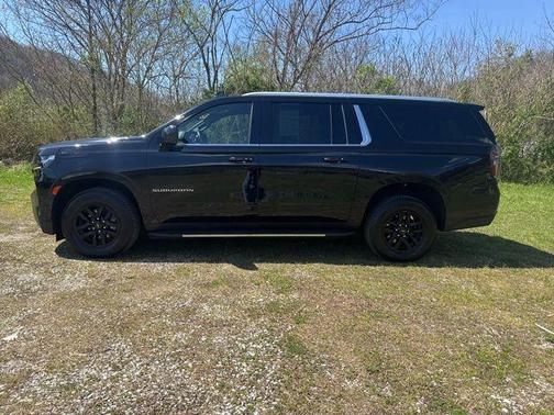 Black 2022 Chevrolet Suburban LT