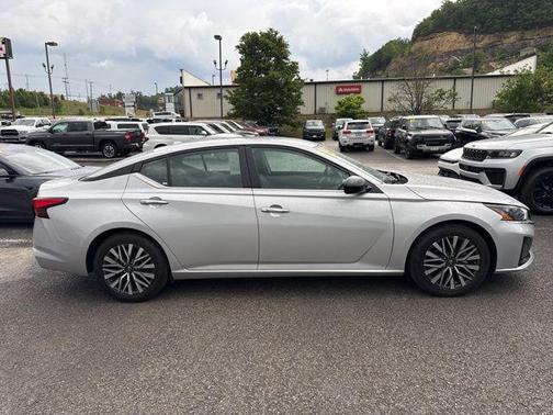 Brilliant Silver Metallic 2025 Nissan Altima SV