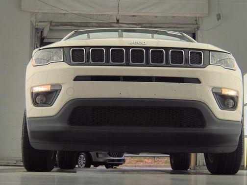 White Clearcoat 2019 Jeep Compass Latitude