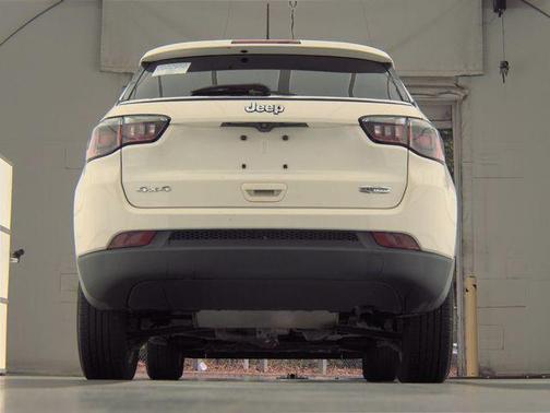 White Clearcoat 2019 Jeep Compass Latitude
