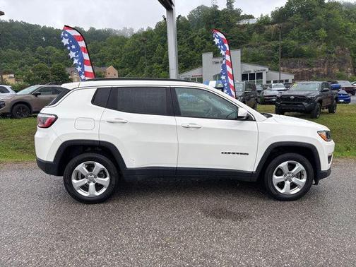 White Clearcoat 2019 Jeep Compass Latitude
