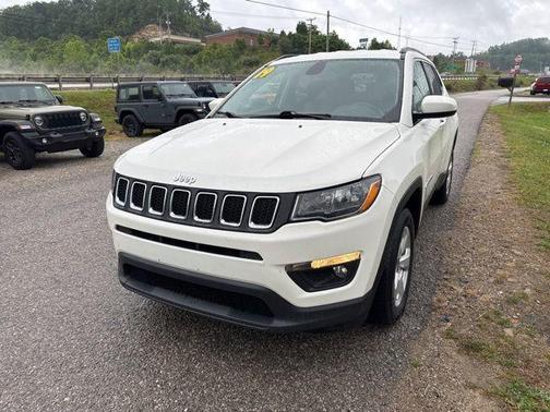 White Clearcoat 2019 Jeep Compass Latitude