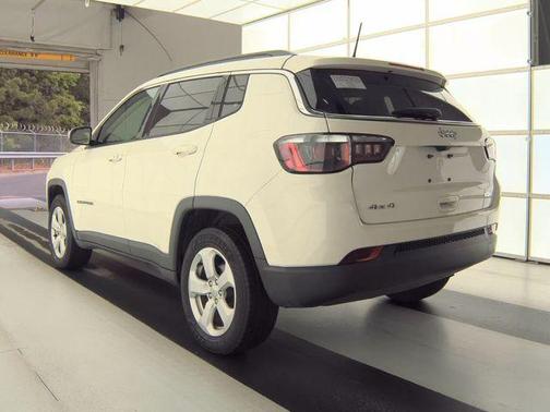 White Clearcoat 2019 Jeep Compass Latitude