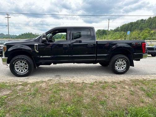 Shadow Black 2018 Ford F-250 XLT