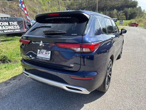 Cosmic Blue Metallic 2024 Mitsubishi Outlander SE