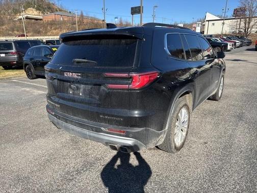 2024 GMC Acadia Elevation