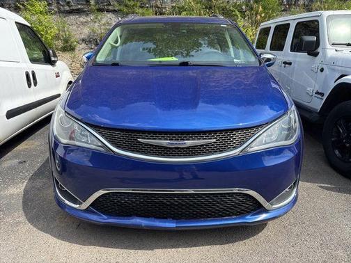 Ocean Blue Metallic 2019 Chrysler Pacifica Limited