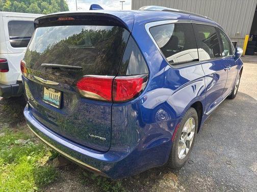 Ocean Blue Metallic 2019 Chrysler Pacifica Limited