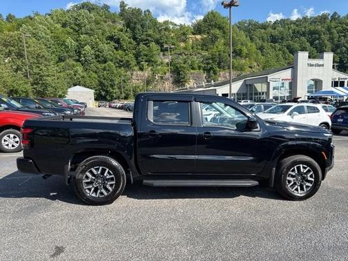 2024 Nissan Frontier SL