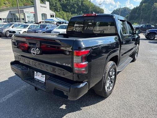 2024 Nissan Frontier SL