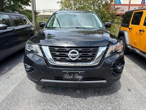 Magnetic Black Pearl 2020 Nissan Pathfinder Platinum