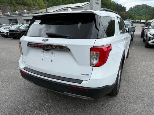 Oxford White 2020 Ford Explorer XLT