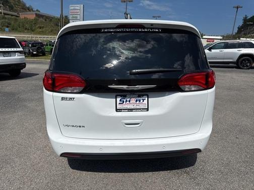 2026 Chrysler Voyager LX