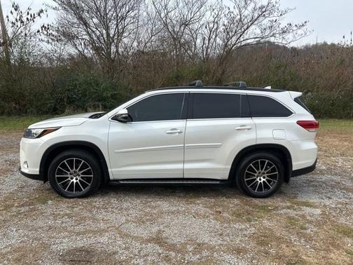 2018 Toyota Highlander SE