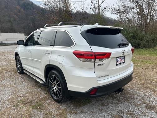 2018 Toyota Highlander SE