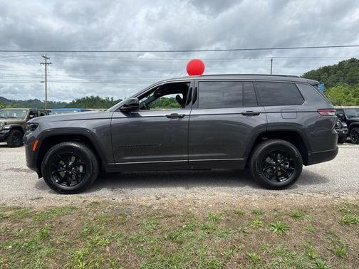 Metallic 2026 Jeep Grand Cherokee L Laredo