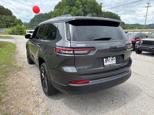 Metallic 2026 Jeep Grand Cherokee L Laredo