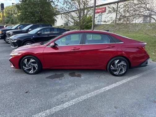 2024 Hyundai ELANTRA Limited