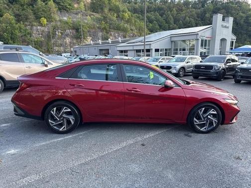 2024 Hyundai ELANTRA Limited