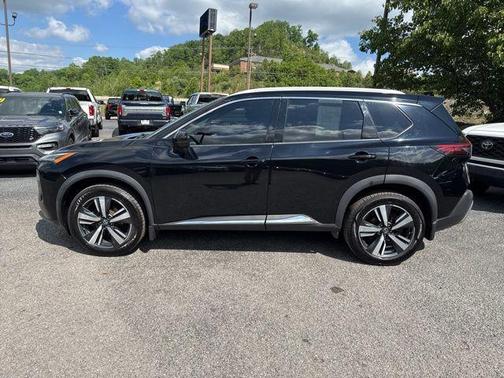 Black 2021 Nissan Rogue SL