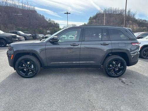 Metallic 2026 Jeep Grand Cherokee Limited