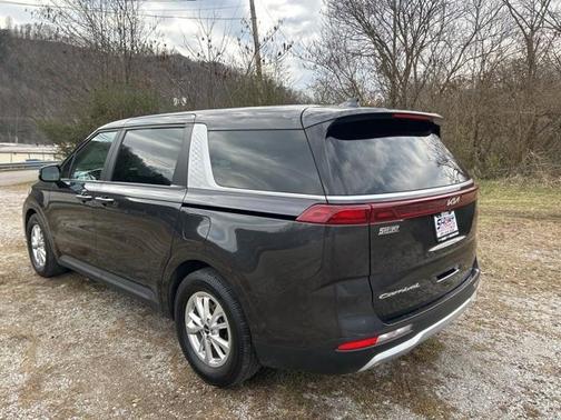 2022 Kia Carnival LX