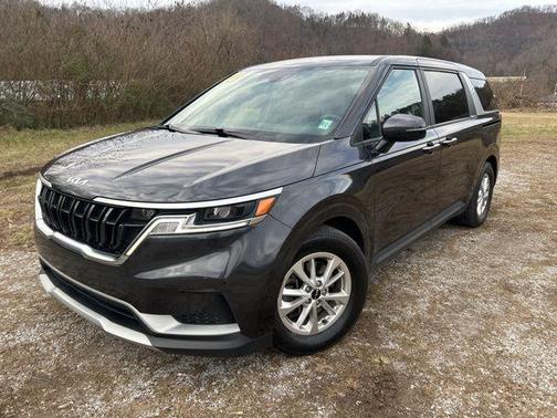 2022 Kia Carnival LX