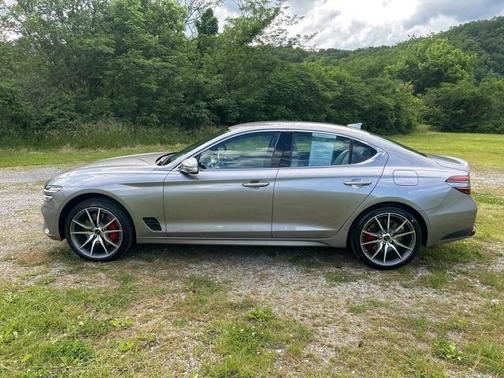 2025 Genesis G70 2.5T