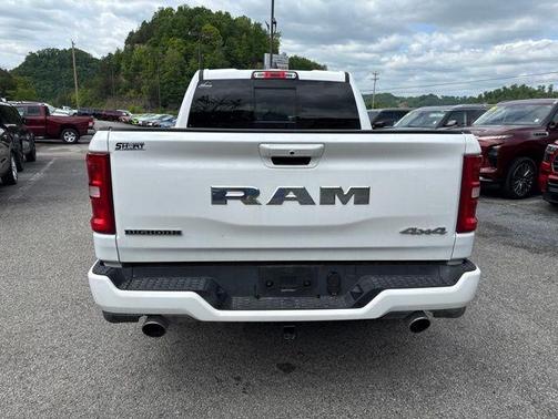 Bright White Clearcoat 2025 RAM 1500 Big Horn/Lone Star