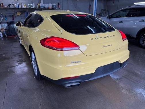 2014 Porsche Panamera 