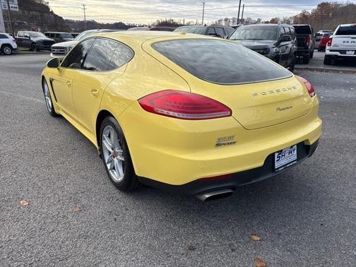 2014 Porsche Panamera 4