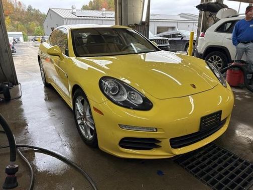 2014 Porsche Panamera 