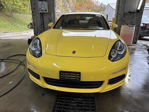 2014 Porsche Panamera 