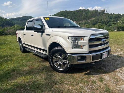 White Platinum Clearcoat Metallic 2016 Ford F-150 Lariat
