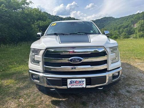 White Platinum Clearcoat Metallic 2016 Ford F-150 Lariat