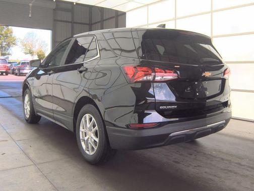 Mosaic Black Metallic 2023 Chevrolet Equinox 2LT