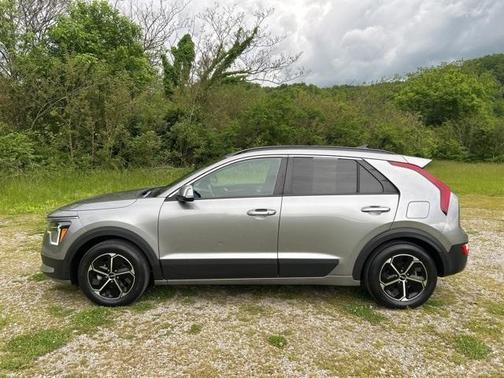 2023 Kia Niro EX
