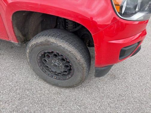 Red 2018 Chevrolet Colorado LT