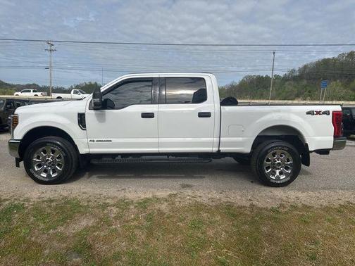 Oxford White 2019 Ford F-250 XLT