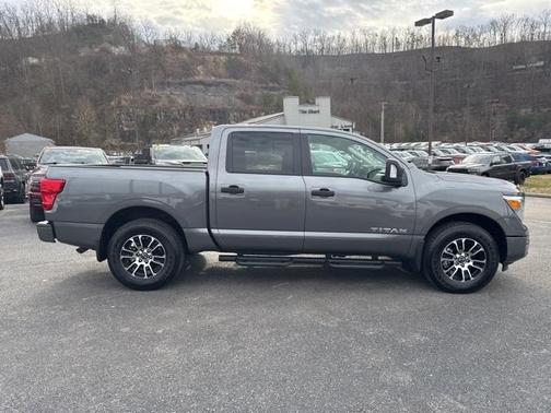 2024 Nissan Titan SV