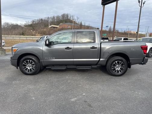 2024 Nissan Titan SV