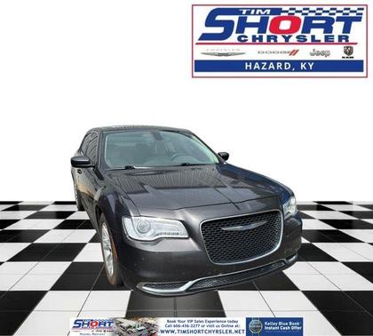 Granite Crystal Clearcoat Metallic 2017 Chrysler 300 Limited