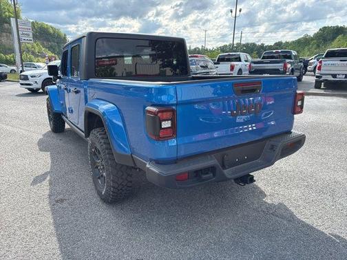 Hydro Blue Pearlcoat 2026 Jeep Gladiator Sport