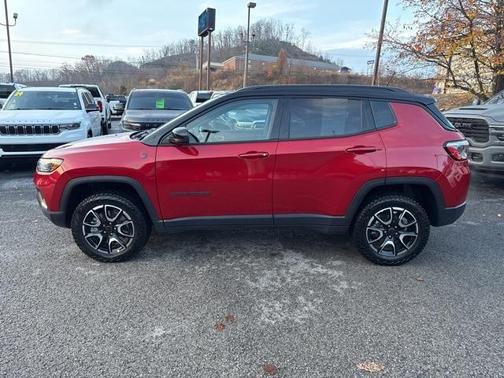 2025 Jeep Compass Trailhawk